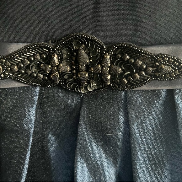 Theia MIdi Ball Gown, Navy with Waist Embellishments, in Excellent Condition - Picture 5 of 7